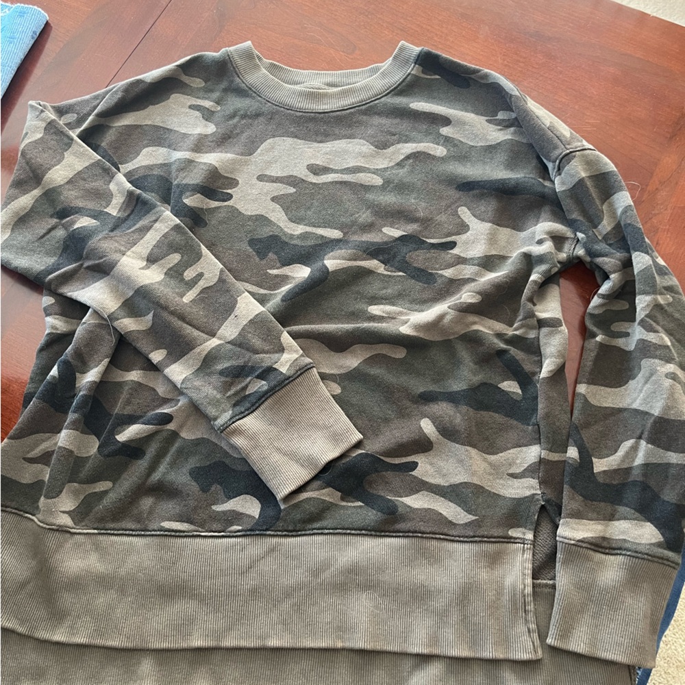 Camo Crewneck. Size Small.